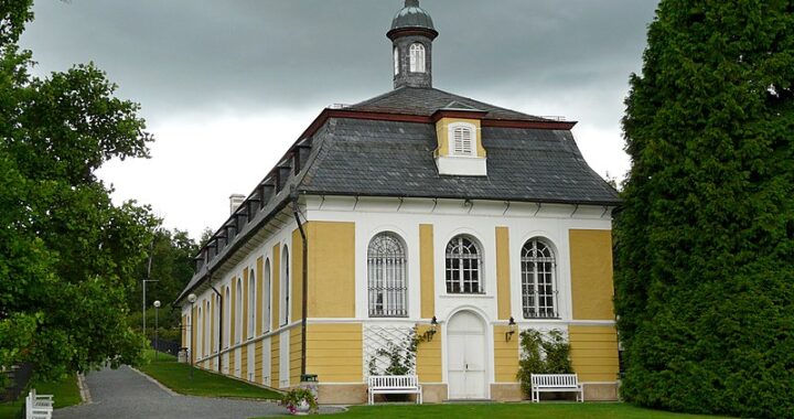 Stahlavy zamek Kozel kostel