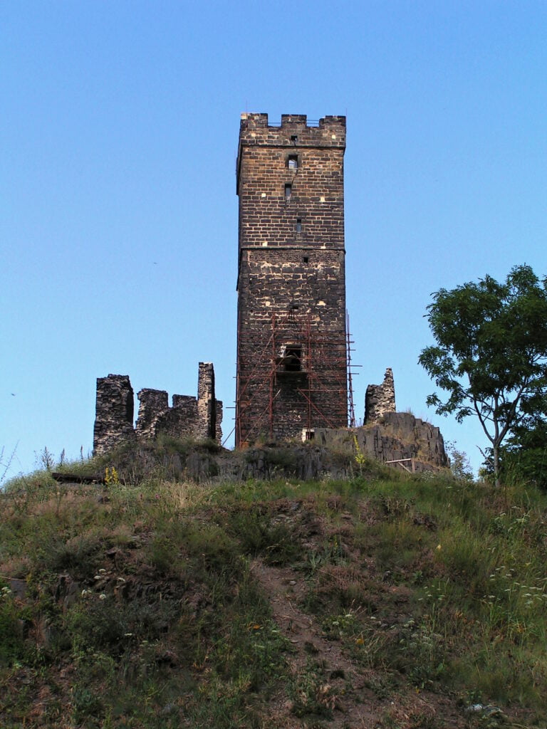 Hrad Házmburk - hranolová Bílá věž