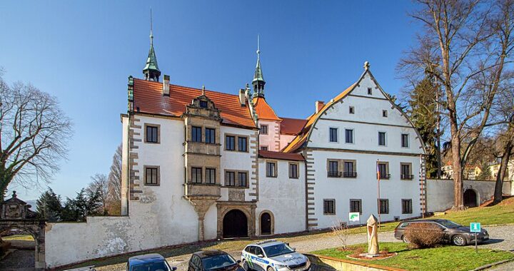 Benesov nad Ploucnici Dolni zamek 2