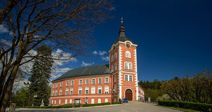 Zámek Kamenice nad Lipou