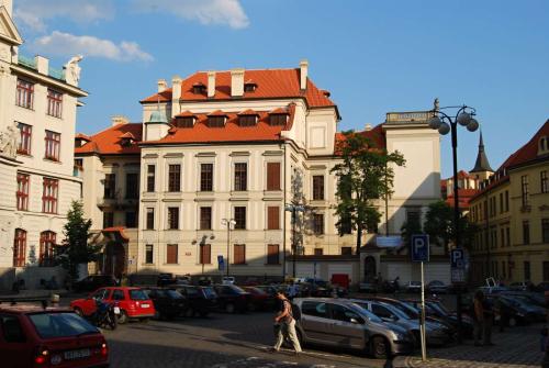 Clam-Gallasův palác