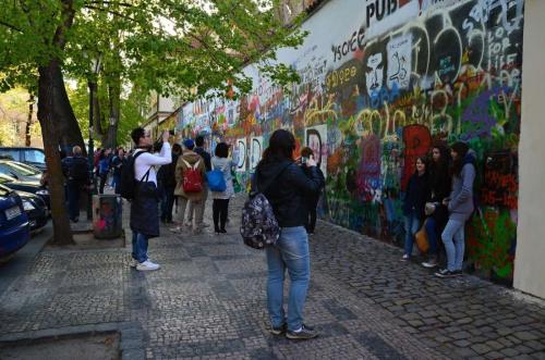 lennonova-zed-lennon-wall-prague-pamatka-praha-12